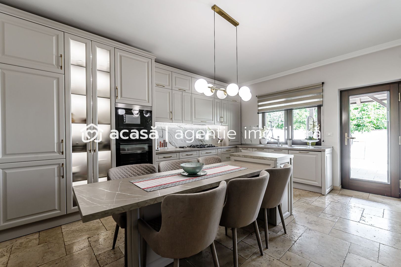 Vilă complet amenajată LUX, ideală pentru o familie cu stil - Poză 15