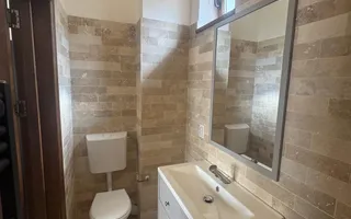 Casă renovată integral, mobilată și utilată – Șchei, Brașov - Poză 11