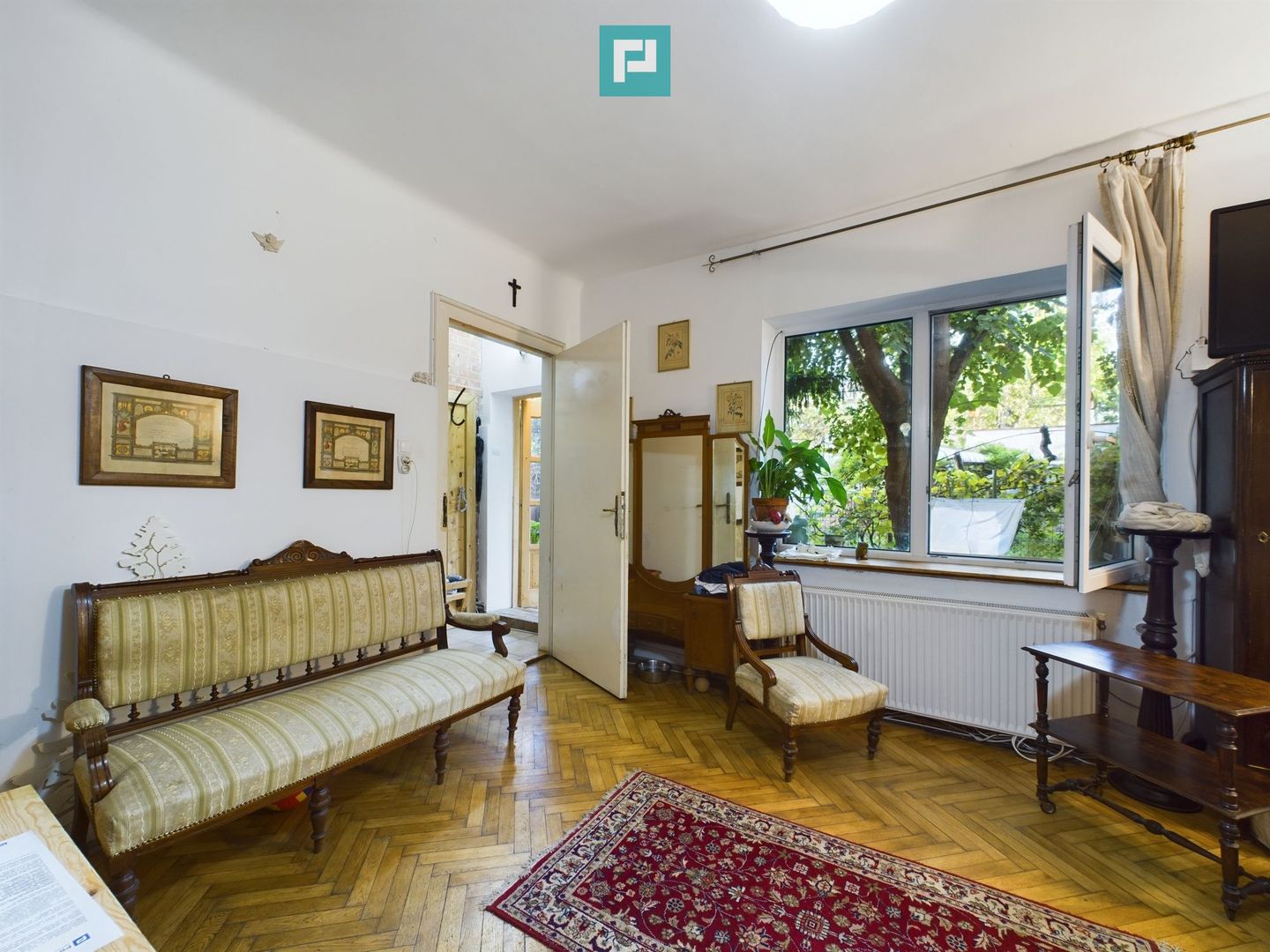 Apartament cu 2 camere în imobil central - Poză 1