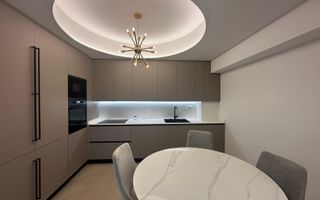 Apartament de vânzare în Cortina North – mobilat, utilat, cu loc de parcare - Poză 3