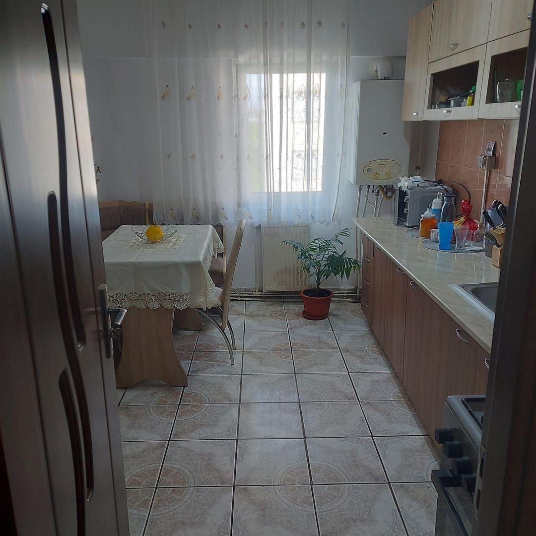 BRASADAS vinde ap 2 cam etaj 3/4 Soarelui. - Poză 5