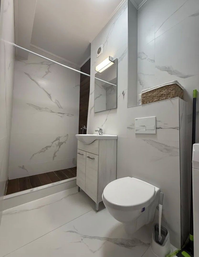 STUDIO PIPERA - PARCARE INCLUSA, CENTRALA PROPRIE, BUCATARIE INCHISA - Poză 6