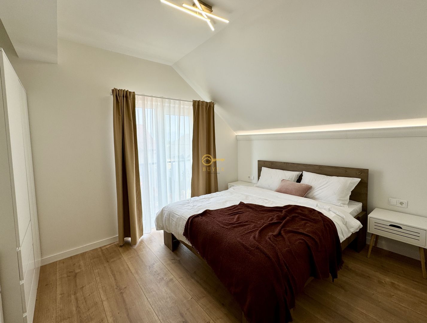 Casa noua, mobilata si utilata- Panorama catre munti- Teren 714mp - Poză 11