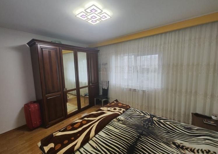 Vanzare Apartament 2 camere , 65mp, bloc 1990– 2 minute Metrou Costin Georgian - Poză 4