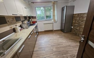 inchiriez apartament cu doua camere, decomandat, in Micro 20 - Poză 1