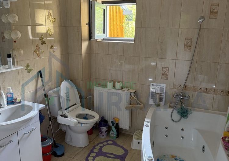 Casă 4 camere, Valea Lupului, Str. Neagoe Basarab, construcție 2014, P+E+pod, teren 213 mp, 105 mp utili + 11 mp terasă + 4 mp balcon - Poză 4