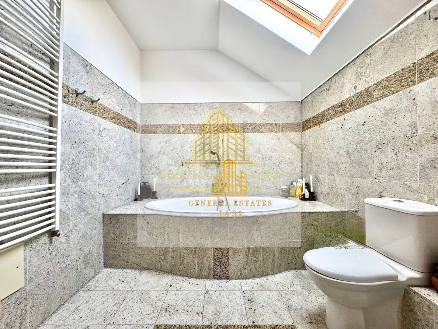 Vânzare Casă în Bucium cu Priveliște Panoramică - Poză 15