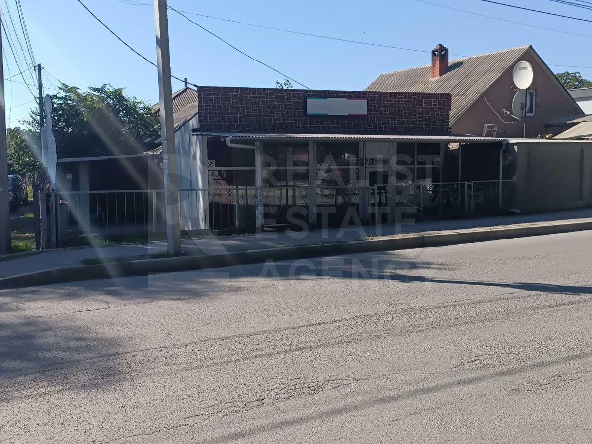 Vânzare, spațiu comercial, 122 mp,  str. Feroviarilor, Bălți - Poză 1