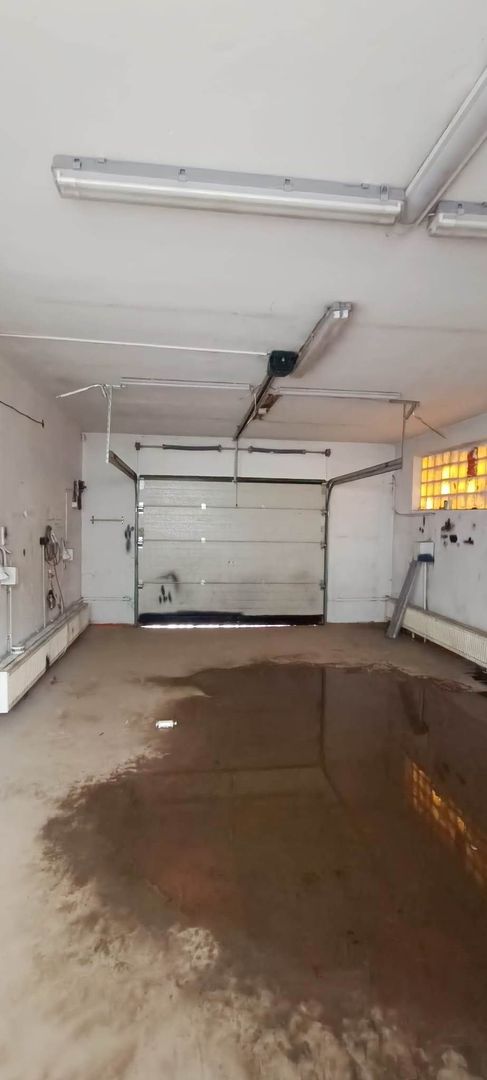 Proprietate cu 2 hale si casa la inchiriat,teren 1350mp - Poză 24