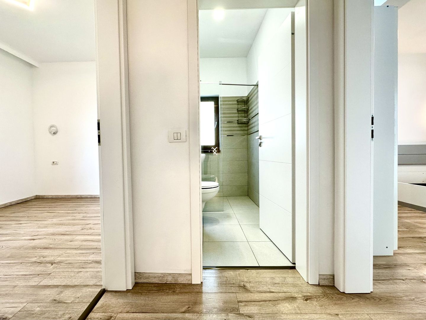 Casa de inchiriat la Liziera Pădurii - intrarea in Dumbrăvița - Poză 16