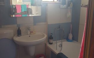 Apartament 3 camere cochet în Piatra Neamț, etaj 3, poziție foarte bună - Poză 2