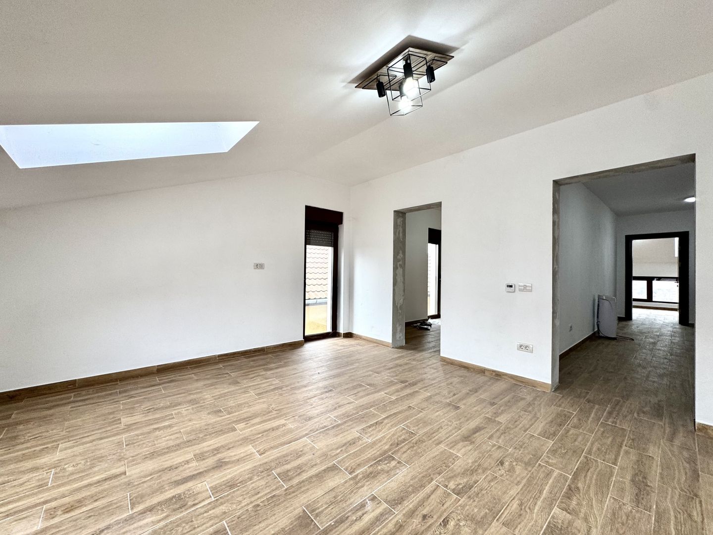 Duplex spațios, prima închiriere, in zona Lunei - Poză 18