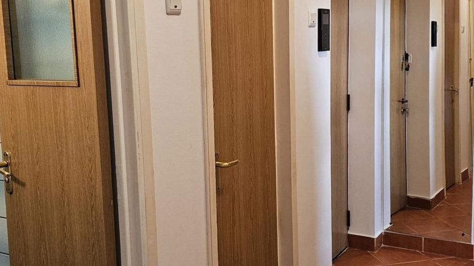 AP. 3 CAMERE DOMENII, SEMIMOBILAT, BLOC REABILITAT, BUCATARIE INCHISA - Poză 7