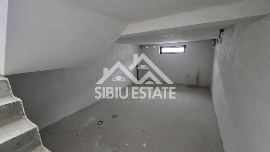 Casa individuala ,cu carport si pivnita, Calea Cisnadiei - Poză 13