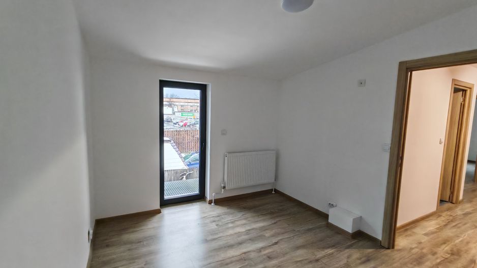 COMISION 0. Corp de casa,Carpatilor intrare in Racadau,P+E,4 camere. - Poză 6