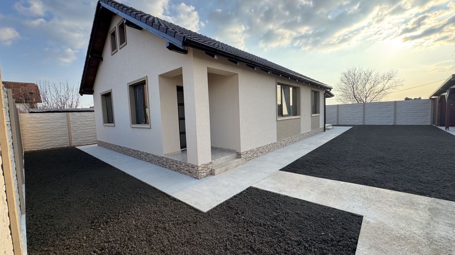 Casa Individuala Parter,Sanmihaiu Roman,3 Camere,Toate Utilitatile - Poză 1