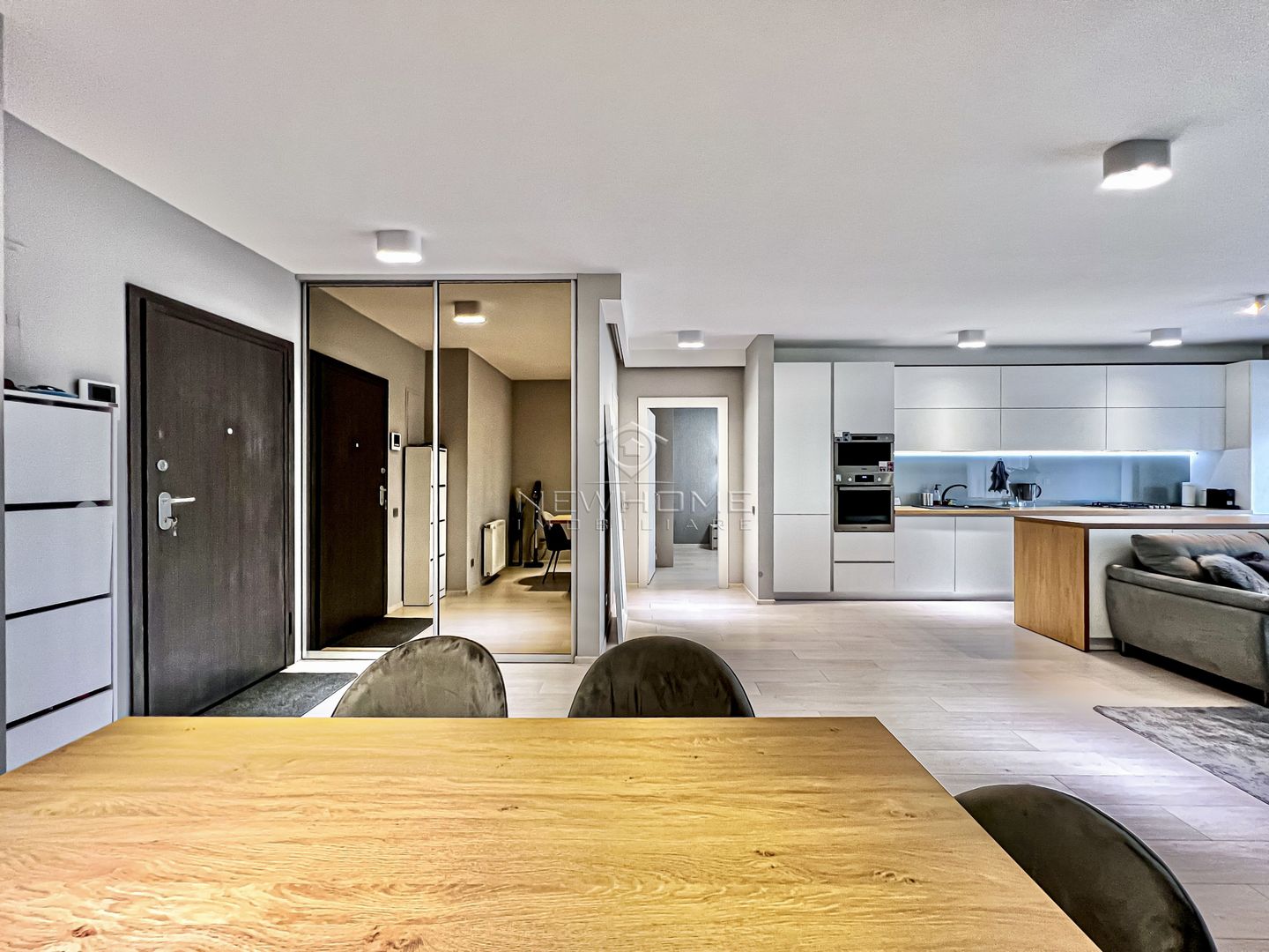 Apartament 2 camere 66 mp, zona Central - Poză 7