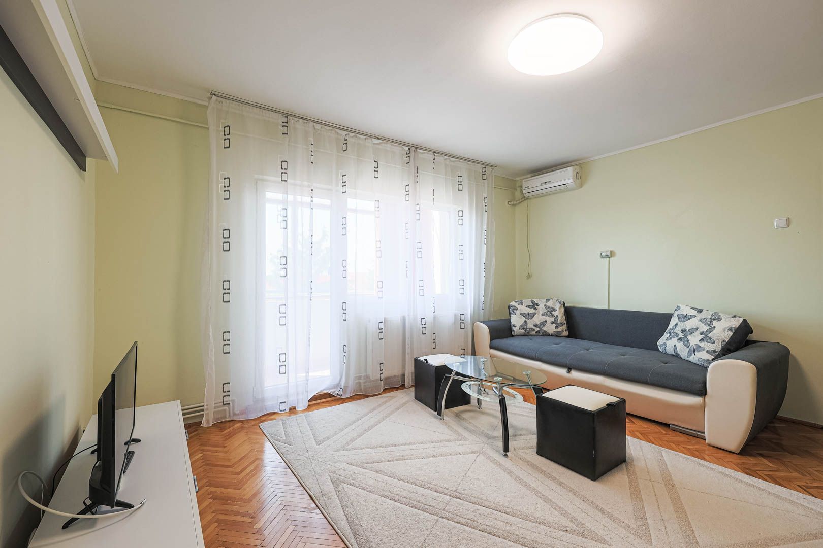 Proprietate rezervată Apartament cu 2 camere la cheie, situat central - Poză 5