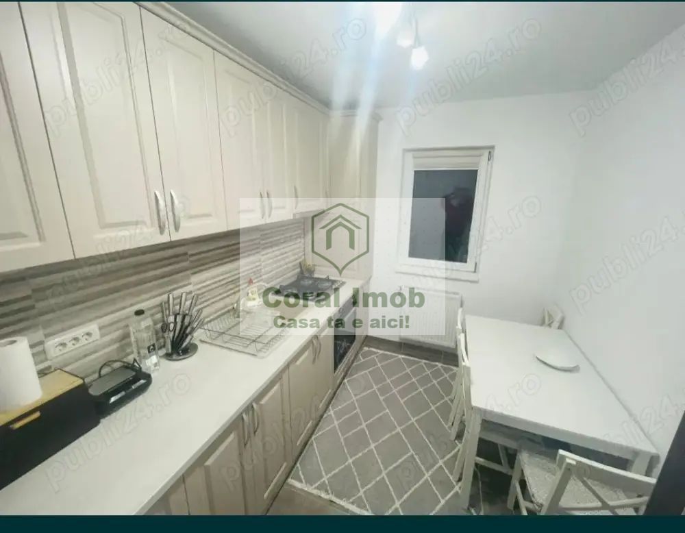 Vand apartament 3 camere - Poză 1