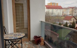 Apartament modern 3 camere 70 mp utili parcare privata zona Selimbar - Poză 12