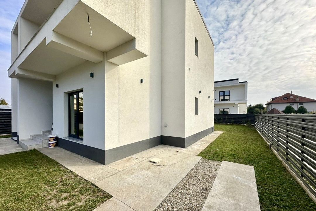 Vilă spațioasă. stil mediteranean, în Corbeanca, finisaje Premium - Poză 2