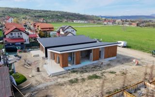 Casă premium la poalele Munților Piatra Craiului și Bucegi - Poză 2