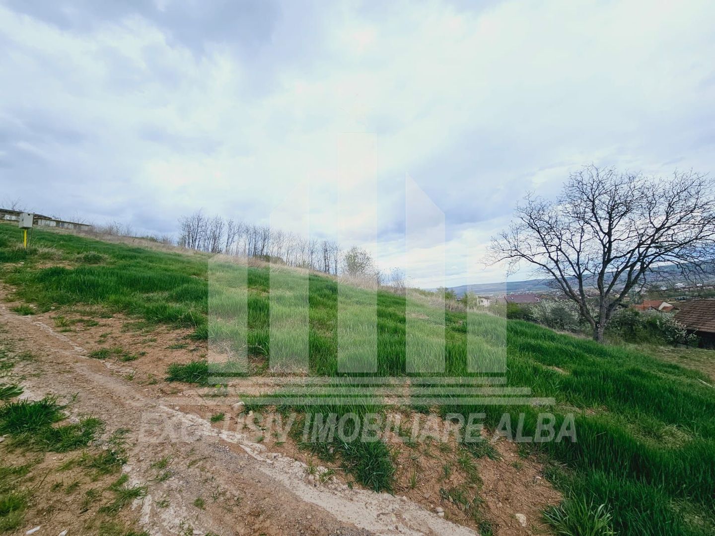 Teren intravilan de vanzare, Seigau - Poză 1