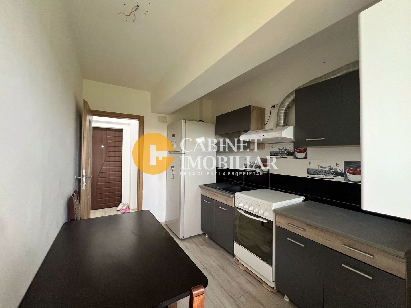 2 camere Decomandat - ETAJ 1 - Loc de parcare - mobilat - Poză 9