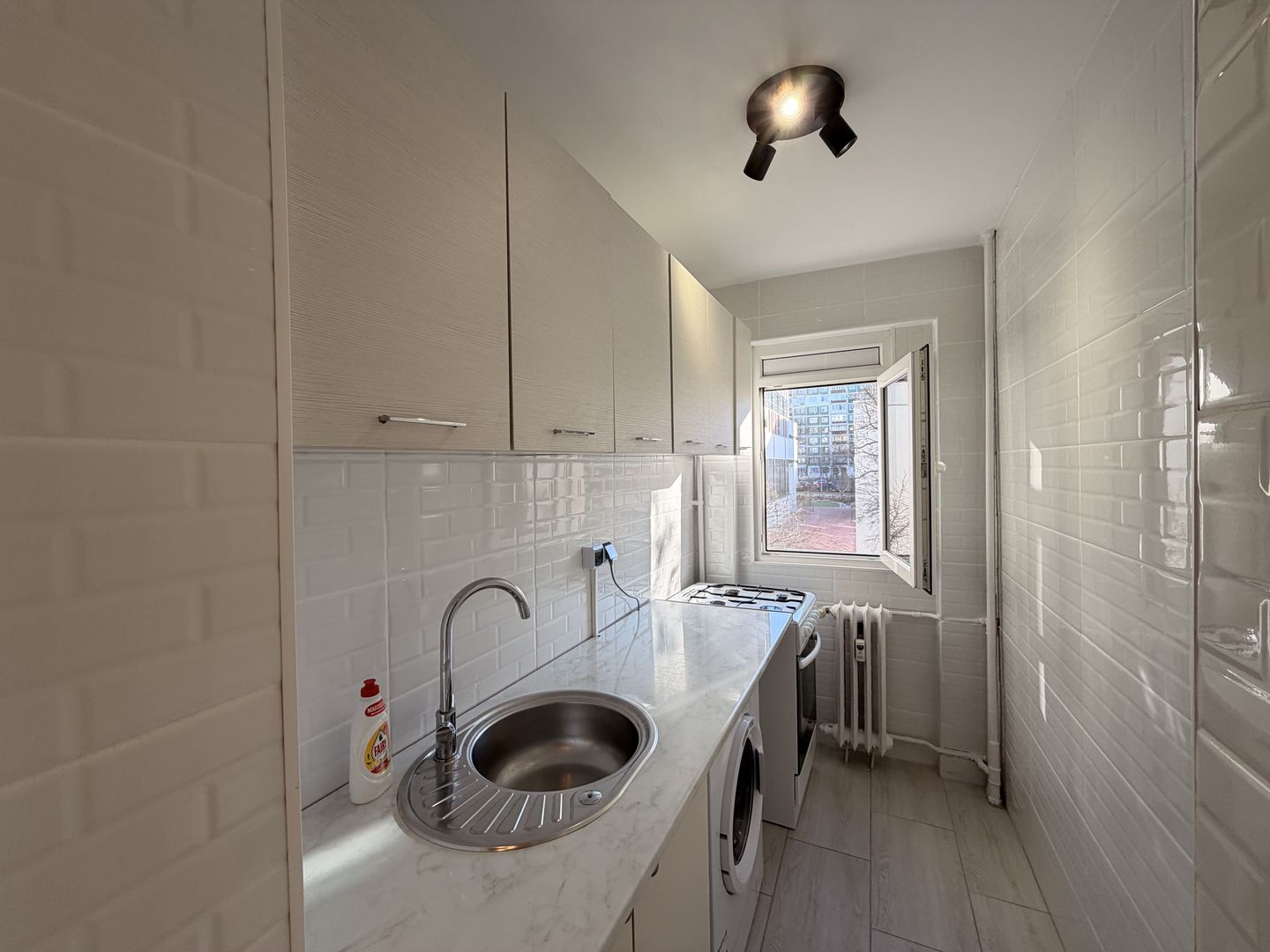 Apartament 2 camere renovat 2025, bloc 1976 – Sălăjan - Poză 8