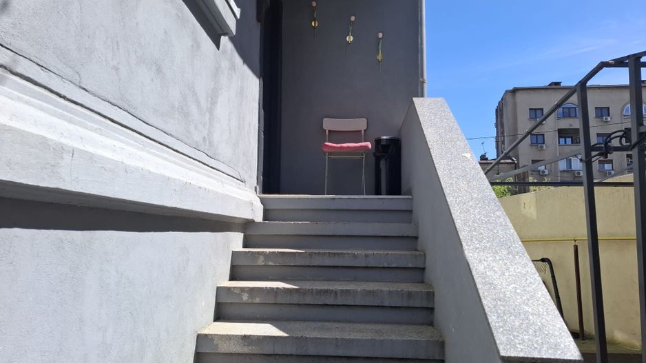 URGENT!, parter vila,INTRARE SEPARATA, CURTE, PARCARE, BIROU/COMERCIAL - Poză 1