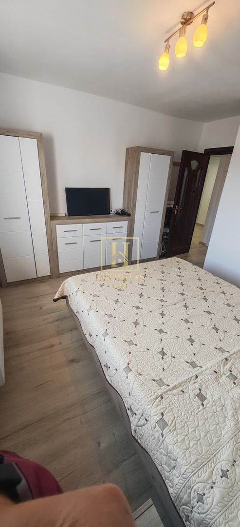 Apartament renovat 3 camere Dec 72 mp Dacia 131999 euro - Poză 4