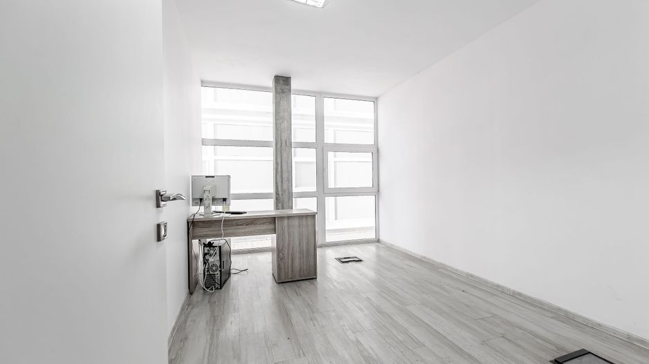 Birou de inchiriat ultracentral, la parter - Poză 2