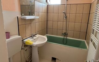Apartament 3 camere – Ultracentral, vedere spre pietonală și Parc - Poză 7
