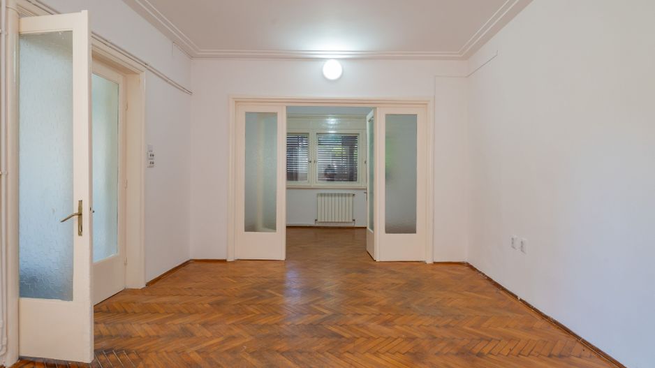 Raritate | Casa Căsătoriilor | Apartament în vilă, curte, 2 garaje! - Poză 9