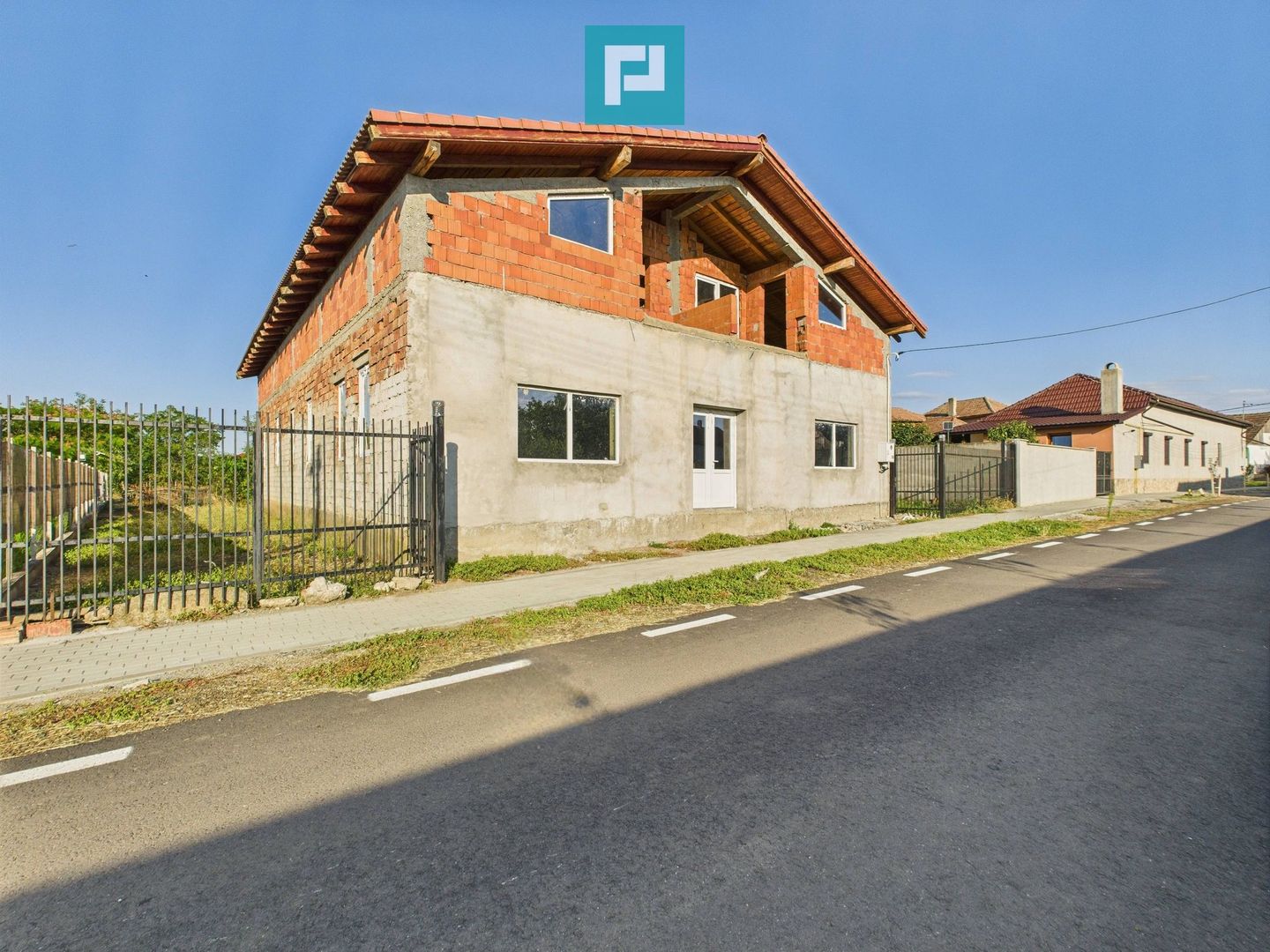 Imobil spațios la roșu pentru investiție - Vinga - Poză 13