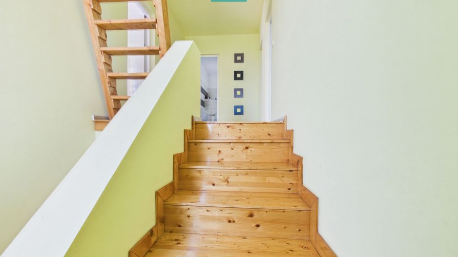 Casă cu 7 camere și teren generos în Șofronea - Poză 12