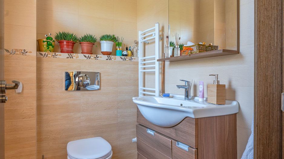 Casa Sacele amplasata in vecinatatea padurii cu pompa de caldura - Poză 12