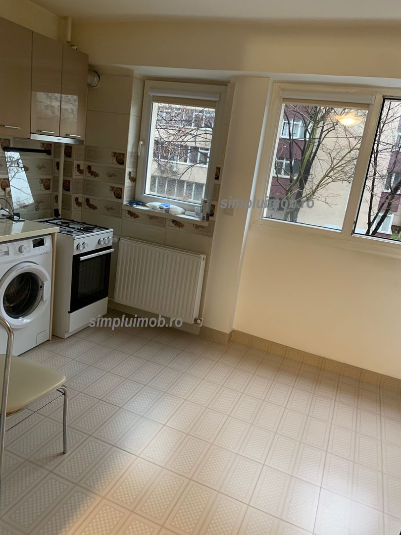 VANDUT! Garsoniera renovata etaj 1 bloc reabilitat - Poză 4