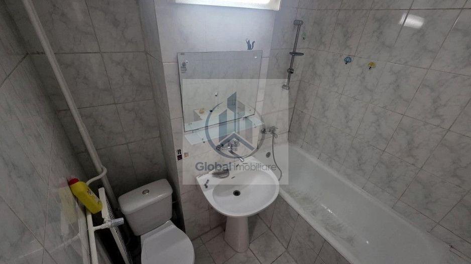 Inchiriere 3 camere Piata Unirii decomandat 80 mp | 2 bai 2 balcoane - Poză 2