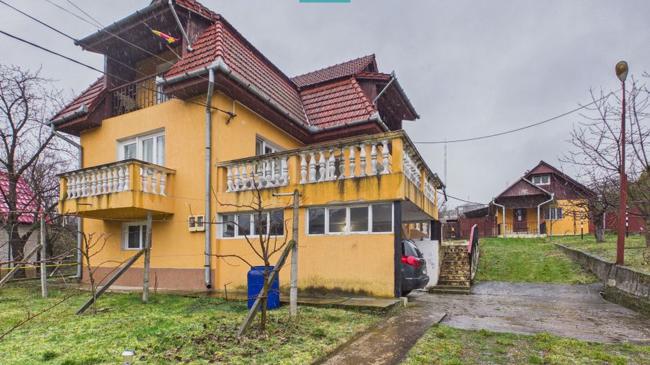 Vilă stil montan, 270 mp, teren 3000 mp - Poză 1