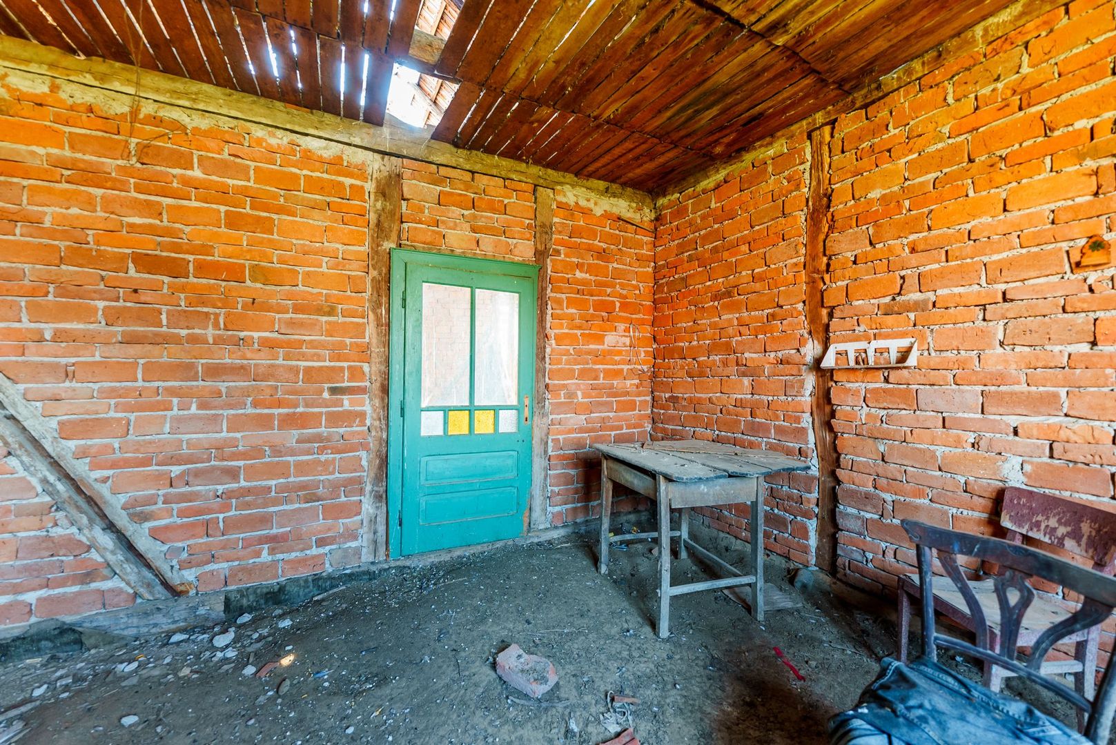 Casă la roșu în Comuna Bocsig, Arad - Poză 6