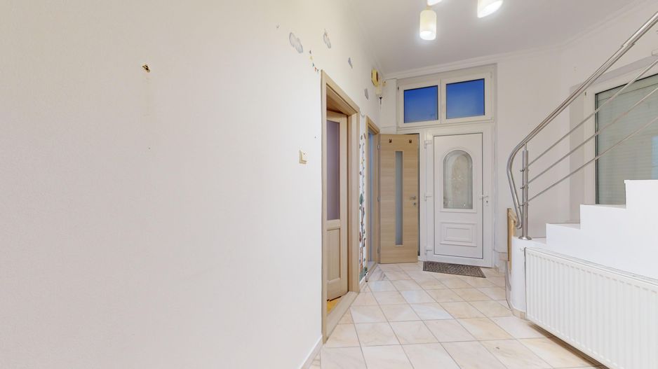 Vila cu suprafata de 360mp si teren 700mp-Racadau,vanzare sau inchirie - Poză 10