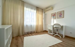 4 camere, 3 dormitoare, 2 băi, boiler, complet renovat - Poză 4