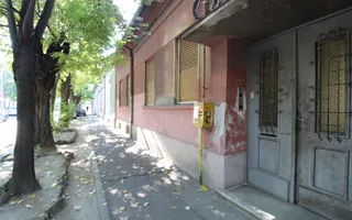 La casa, zona linistita, str Odobescu; camere spatioase, centrala proprie - Poză 19