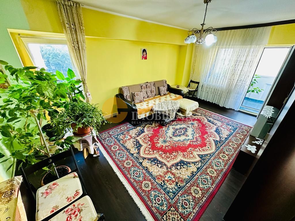 3 Camere Decomandat - ETAJ 2 - Zona Nicolina Rond Vechi - Bloc 1987 - Poză 6