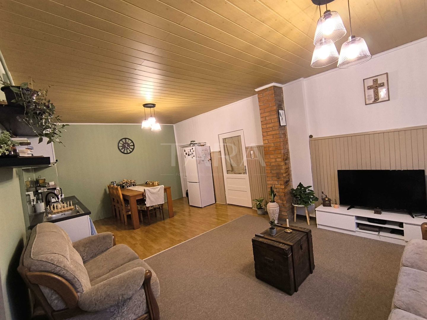 Casă cu teren în Iris - Poză 2