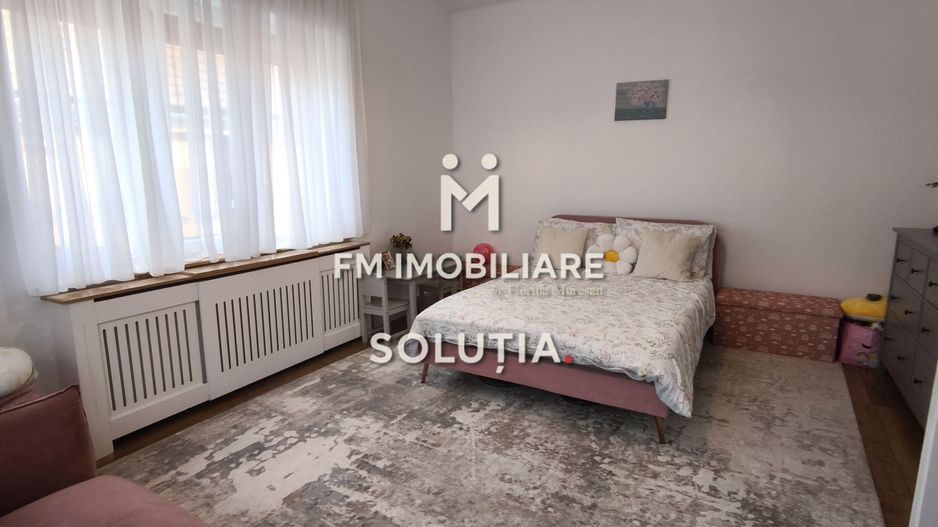 Casă renovată în centrul istoric – Baia Mare - Poză 9