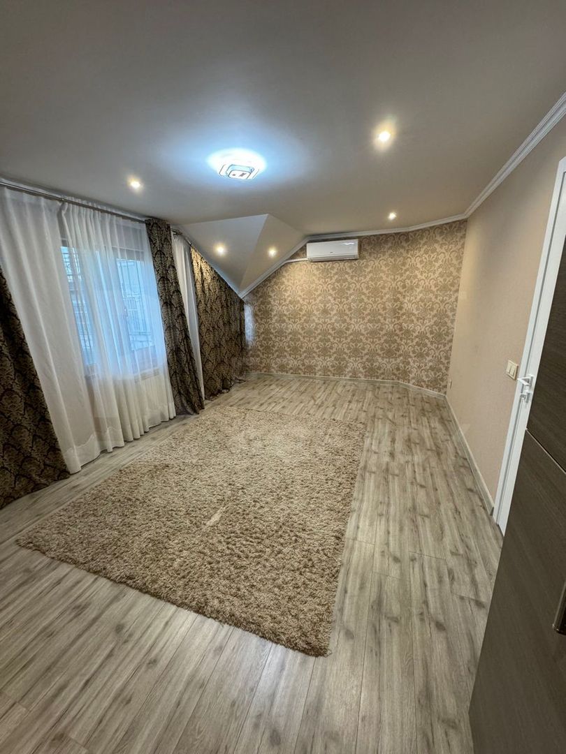 Chirie, casă, 3 camere, strada Alexei Şciusev, Centru - Poză 3