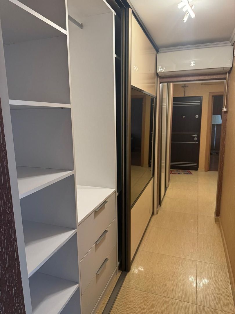 De inchiriat apartament cu 3 camere, Str. Nae leonard, etaj 3, 500 E - Poză 3