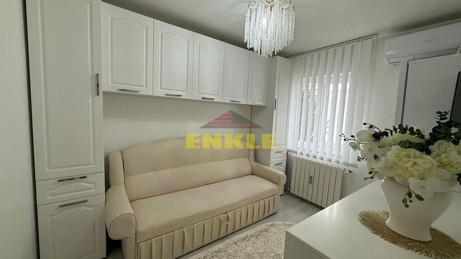 DE VÂNZARE – Apartament cu doua camere complet renovat - Poză 3